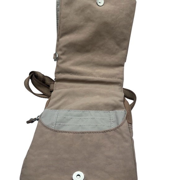 Kipling Eldorado Lightweight Crossbody Bag in light Pink‎ - EUC - Picture 4 of 7